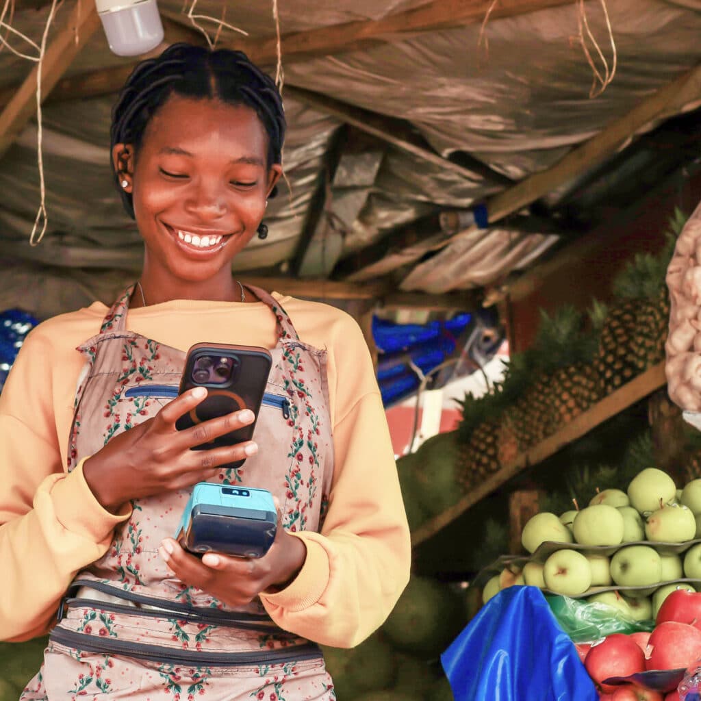 Smartphone Credit Building: 7 Proven Benefits for the Future